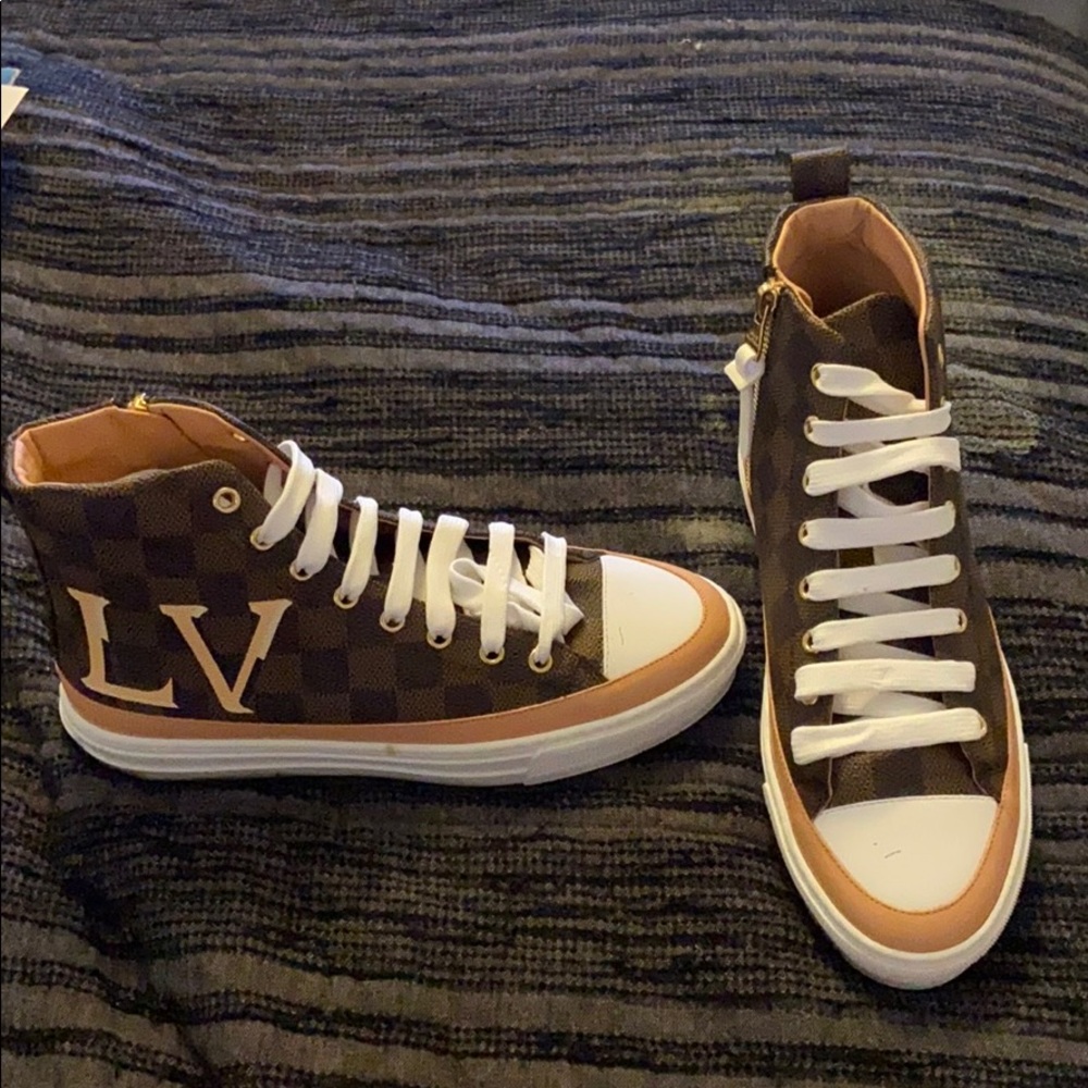 Louis Vuitton shoes size 8 light pink